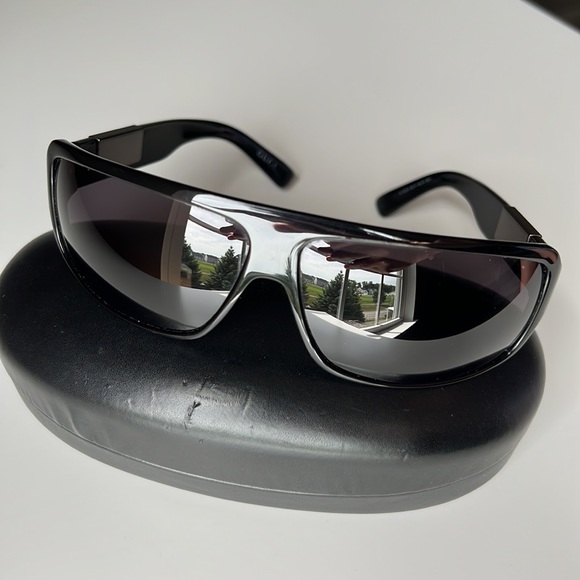 Gucci Sunglass GG 1561/s 8068U 65X11 120 - Picture 2 of 6